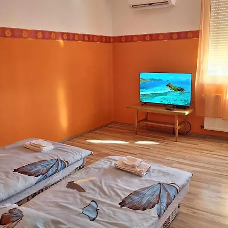 Agape Vendeghaz شقة *