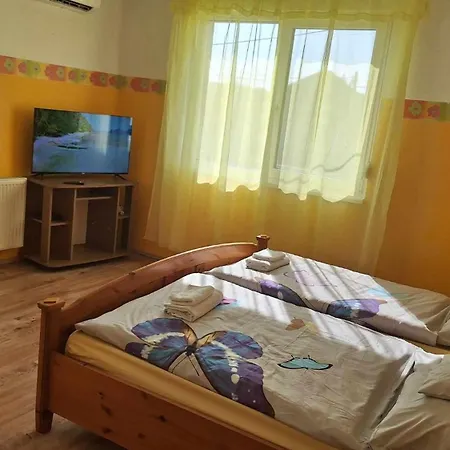 Agape Vendeghaz * Cserepfalu